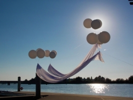 The boat house wedding balloons